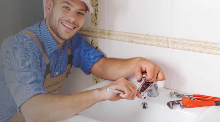 Professional clogged drains services in Mantador, ND